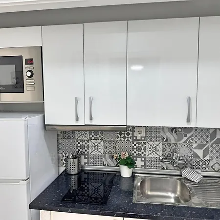 Tropical Terraza A La Piscina 公寓 *