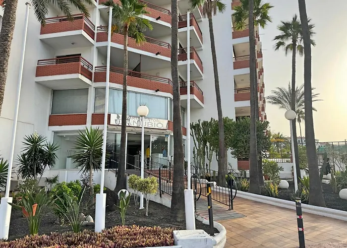 Tropical Terraza A La Piscina דירה