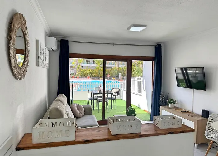 Apartmán Tropical Terraza A La Piscina